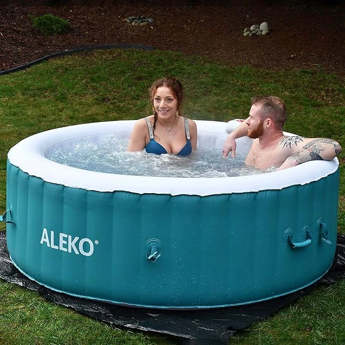 ALEKO 210 Gallon 4 Person Round Inflatable Hot Tub, Blue/White